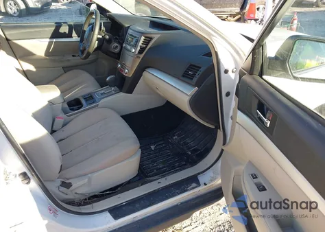 2013 Subaru Outback 2.5I Premium z USA, uszkodzony, nr VIN 4S4BRCCC5D3264031